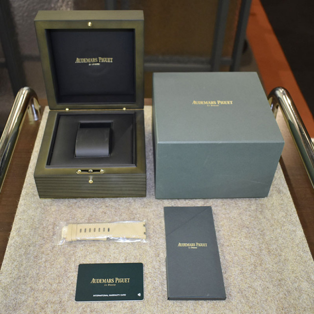 オーデマ・ピゲ AUDEMARS PIGUET ロイヤルオークオフショア ダイバー 15720CN.OO.A002CA.01 ブティック300本限定 自動巻き ブラック 42mm メンズ 未使用品 Zetton