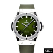 ウブロ　HUBLOT　クラシックフュージョン チタニウム　542.NX.8970.RX　グリーン　42mm　新品