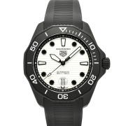 タグホイヤー　TAG HEUER　アクアレーサー プロフェッショナル 300 ナイトダイバー　WBP201D.FT6197　43mm　新品