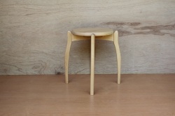 スツール1　ハードメープル材