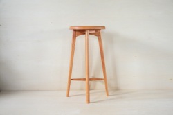 キッチンスツールA・ケヤキ正面
