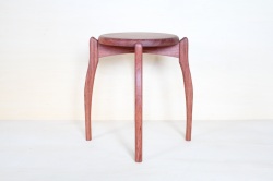 スツール１・ブビンガ正面