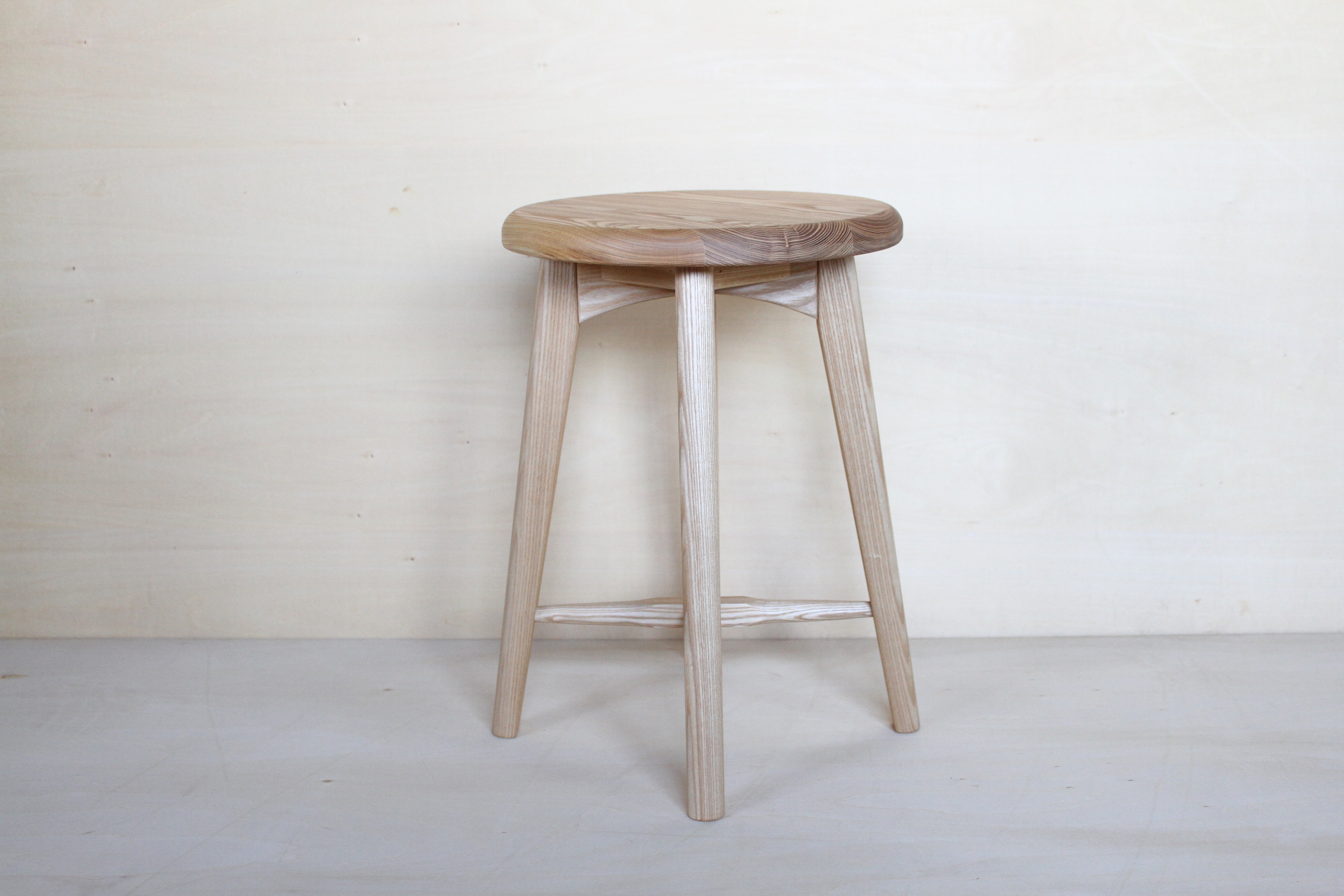 スツールA・アッシュ正面