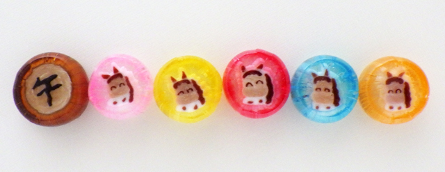 こめこめ 招福［つばめ］【紳士扇子】 - 京扇子の老舗｜ギフト 扇子の山二