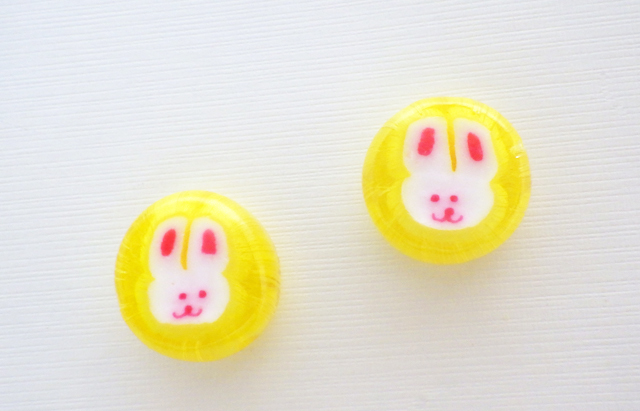 秋に配るお菓子にお月見としても人気の中秋の名月に浮かぶ兎が可愛い 月うさぎ飴 飴の通販 金扇 秋に配るお菓子にお月見としても人気の中秋の名月に浮かぶ兎が可愛い 月うさぎ飴 飴の通販 金扇