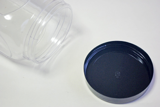 ポット容器は駄菓子屋さんにあるようなお菓子を入れるケース（通販商品