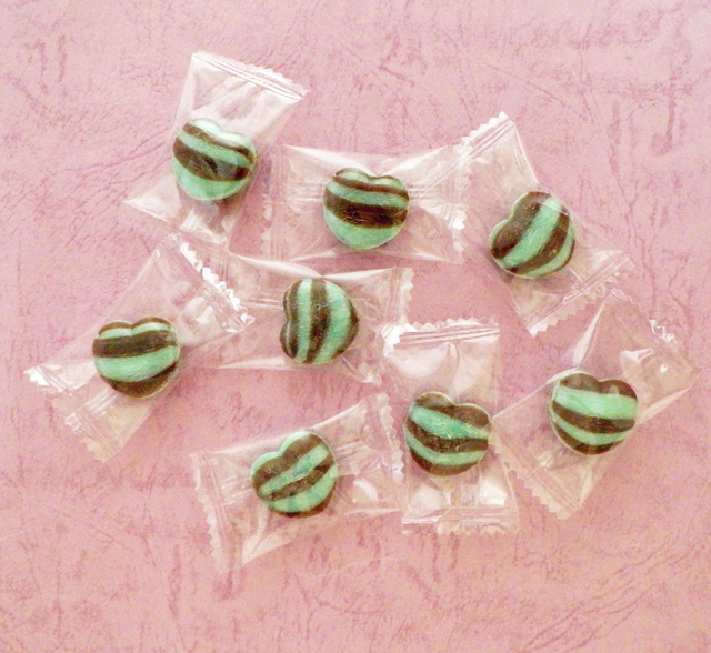 ハートチョコミントキャンディ200個入りはチョコレートとミントの