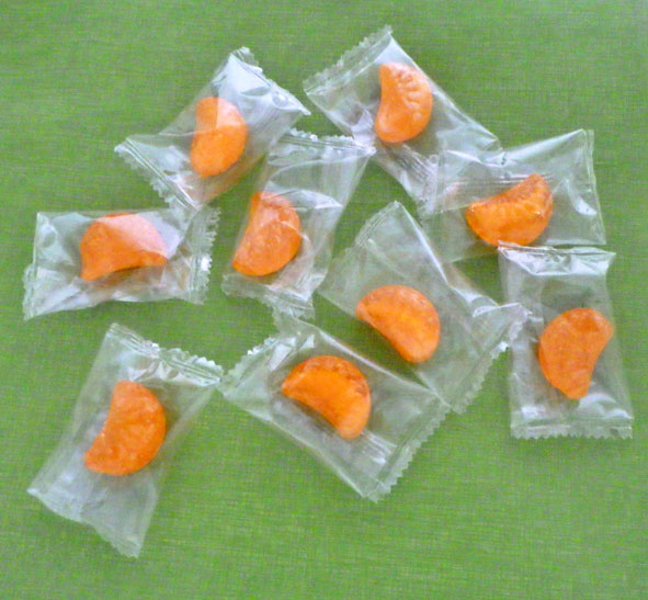 塩分補給の塩飴ならみかん型が可愛い甘夏果汁使用のみかん塩飴の業務用