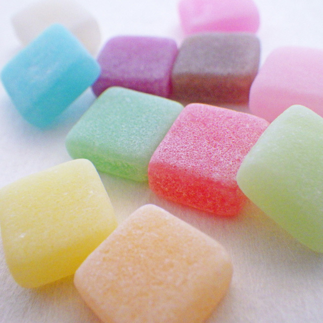 グミ系お菓子なら、さくらんぼ餅やコーラ餅など餅飴・つまようじ
