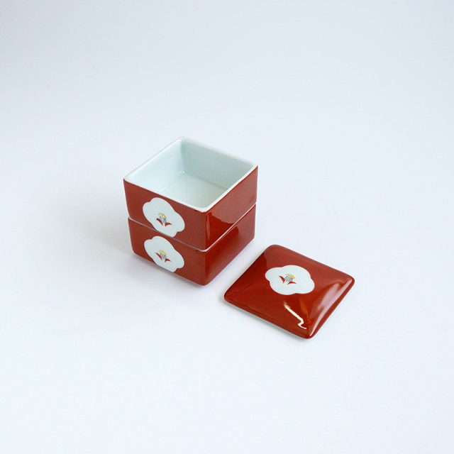和食器通販 金照堂】から、かわいい椿の二段重をご紹介。一つ
