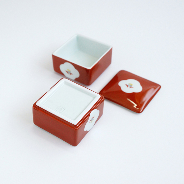 有田焼陶器重箱椿4個セット 有田焼陶器重箱椿4個セット