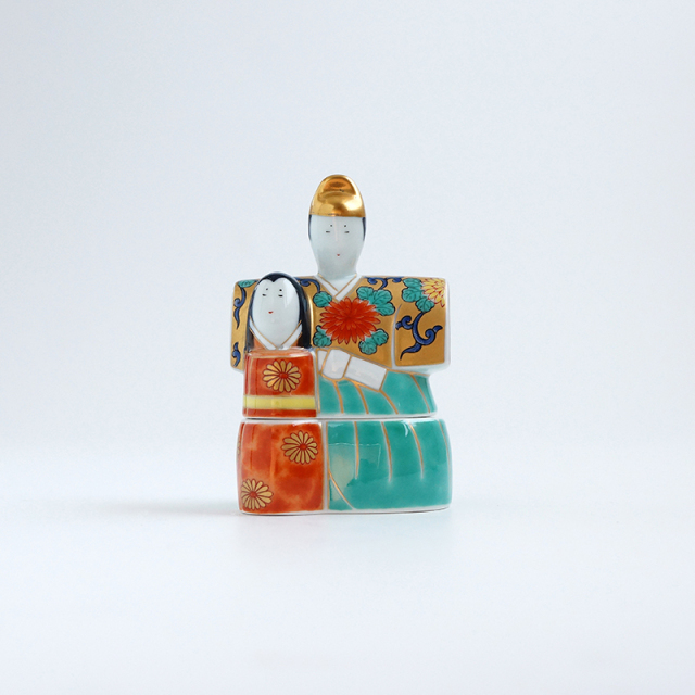 大きなプレートに、型押ししたちらし寿司とこの蓋珍味に菜の花の辛子