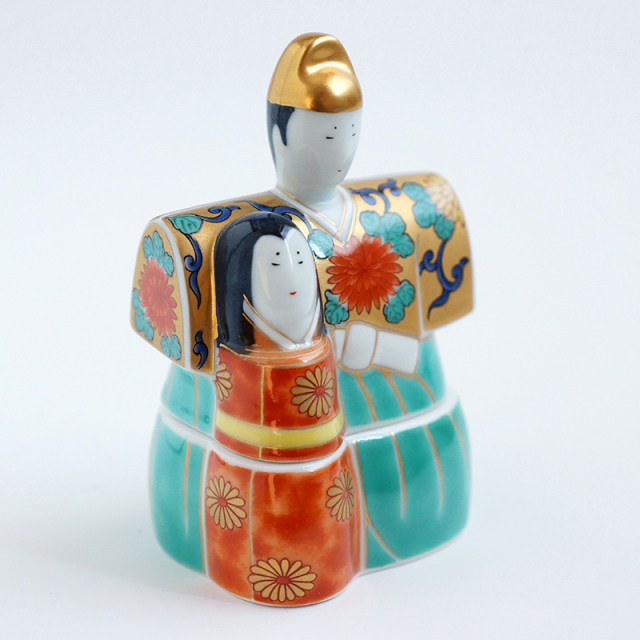 大きなプレートに、型押ししたちらし寿司とこの蓋珍味に菜の花の辛子