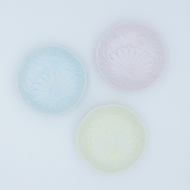mint.菊彫 3寸皿(ブルー)(ピンク)(イエロー)