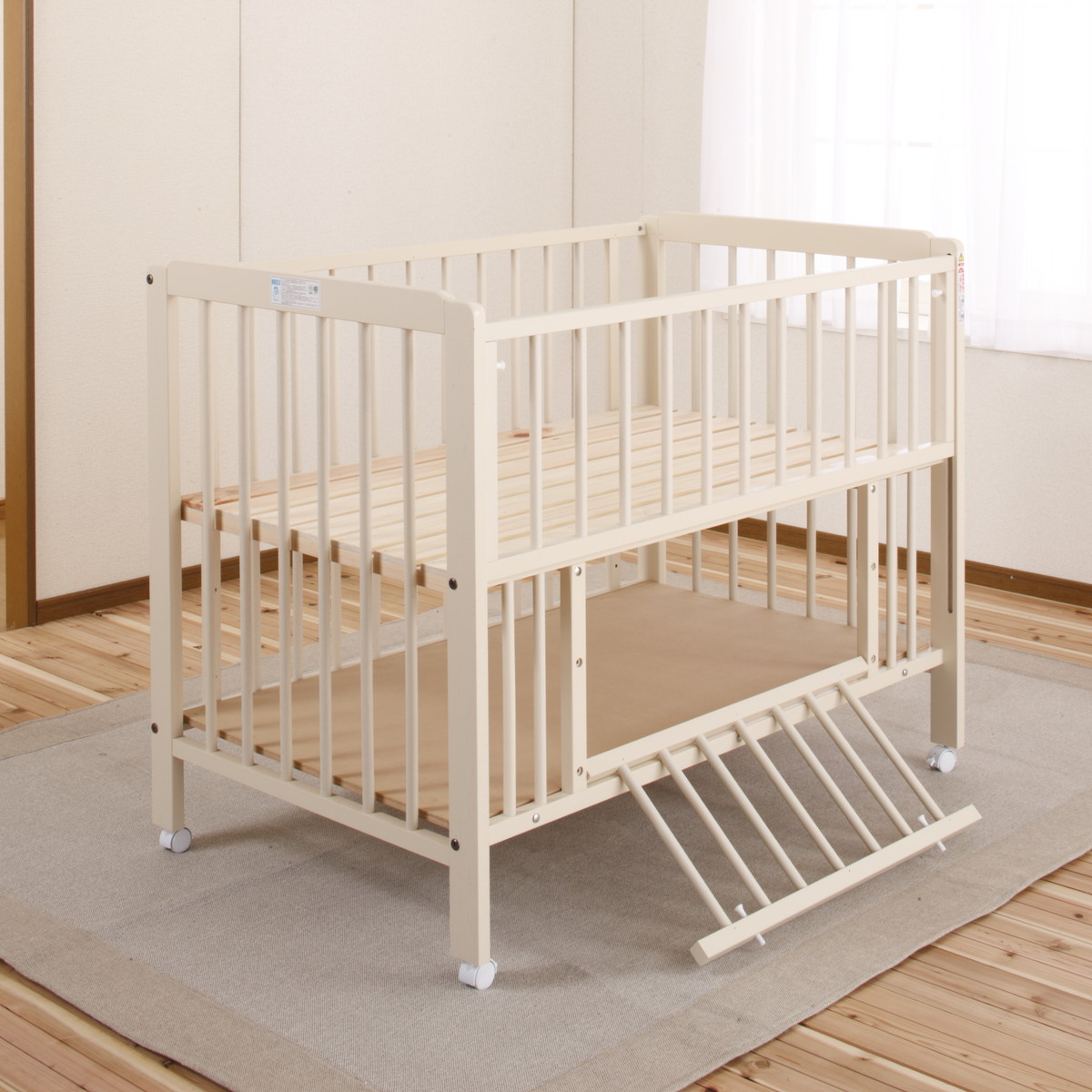 [ポム ヌーベル(ホワイト色)] キンタロー ハイタイプ ベビーベッド 日本製