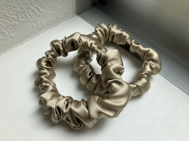 シルク サテン シュシュ ヘアゴム【ブロンズ】レギュラー サイズ 12mm シルク100％ KINUオリジナル 2個セット