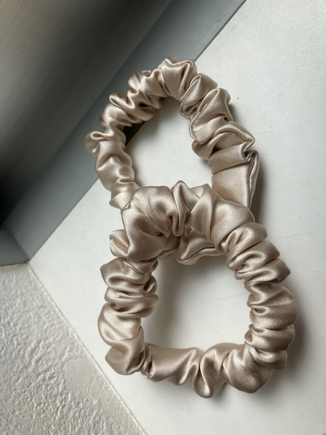 シルク サテン シュシュ ヘアゴム【シャンパン】レギュラー サイズ 12mm シルク100％ KINUオリジナル 2個セット