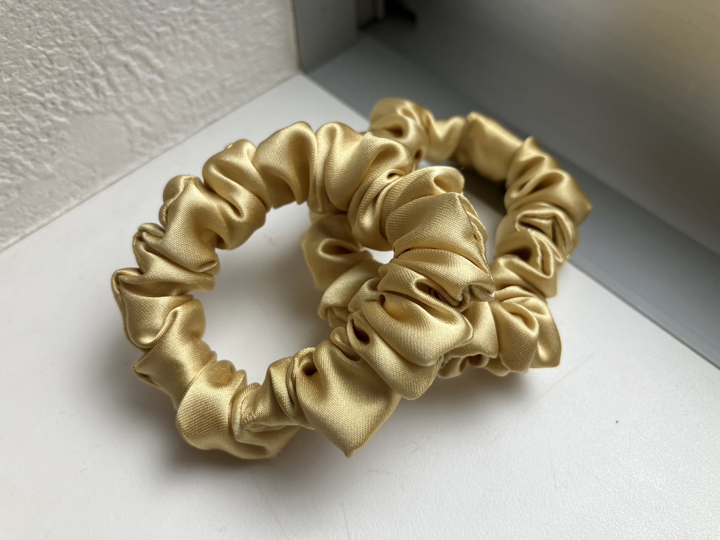 シルク サテン シュシュ ヘアゴム【ゴールド】レギュラー サイズ 12mm シルク100％ KINUオリジナル 2個セット