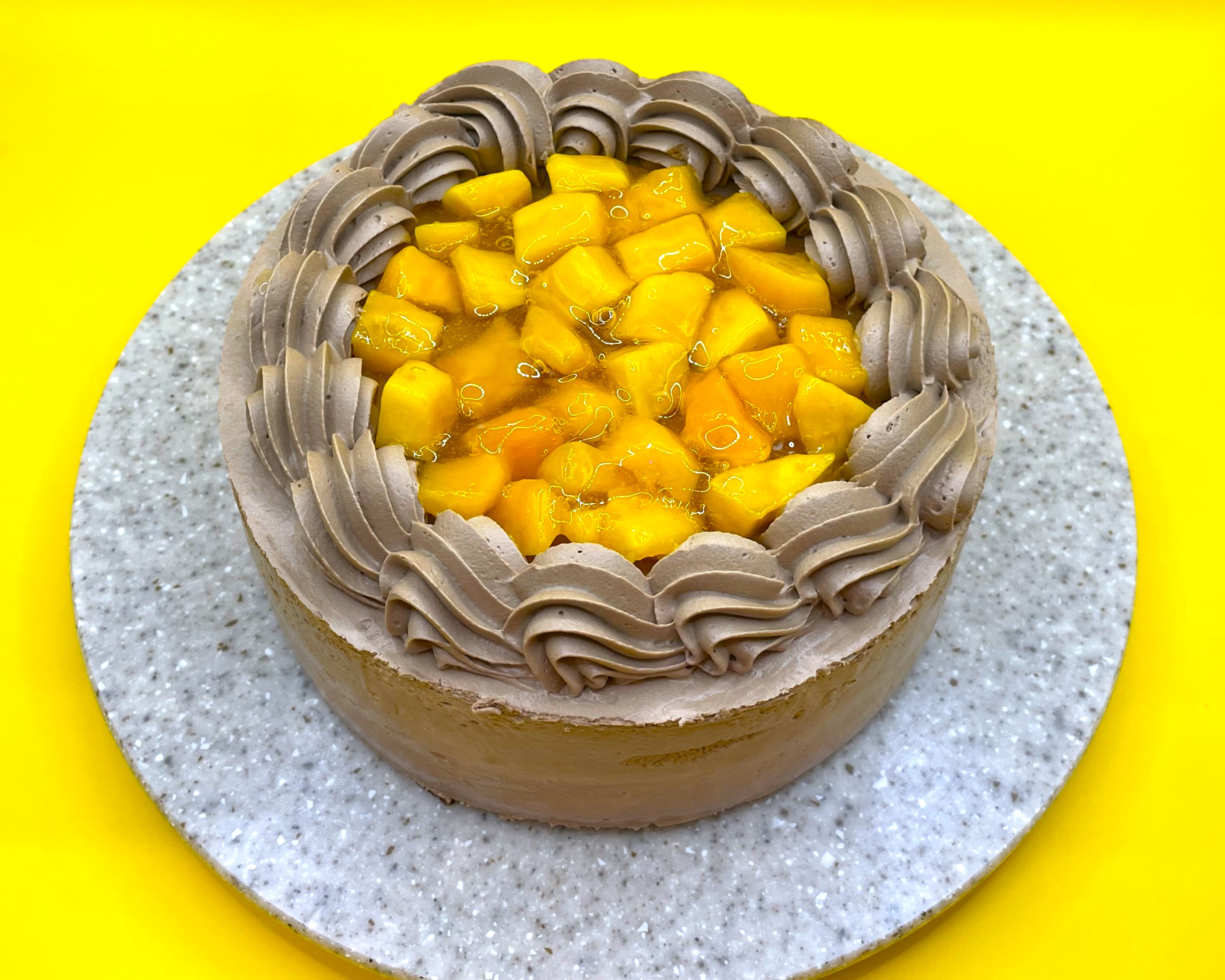 マンゴーとチョコのショートケーキ