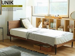 ジモティー見た！で5%OFF【ダブルベッド】関家具(ベッドフレーム) UNIK SHELF ユニック シェルフ ウォールナット材 他社製マットレス付き:ブラウン ベッド UNIK（ユニック） シェルフ付きタイプ｜北欧・ヴィンテージ