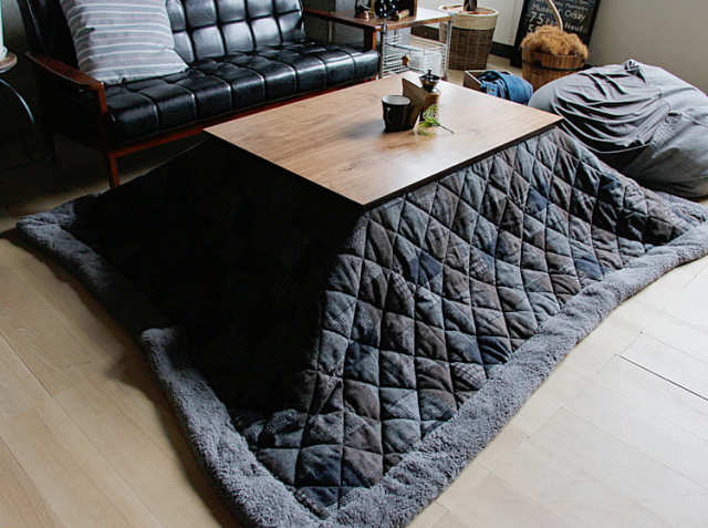 アンティーク　ビンテージ　昭和レトロ　コタツ 昭和レトロ こたつ 上掛け 黒 赤 黄 アンティーク コタツ 炬燵