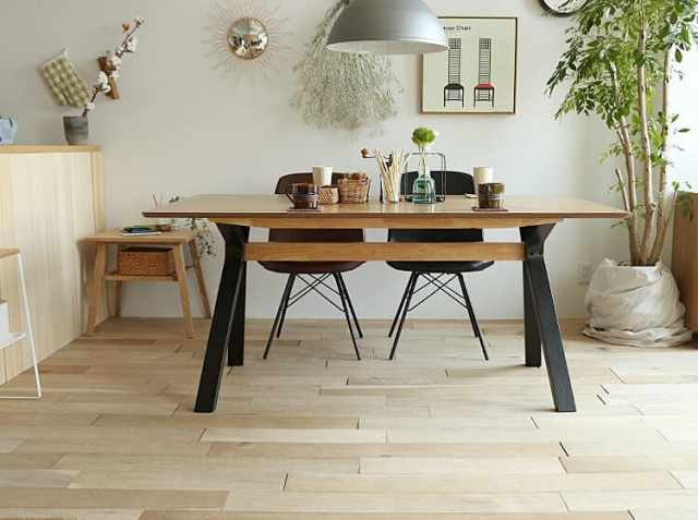 ダイニングテーブル