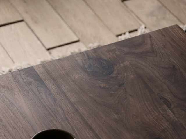 リビングテーブル