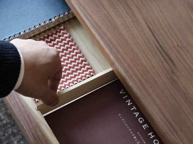 リビングテーブル