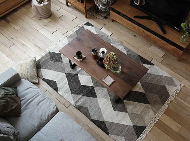 リビングテーブル