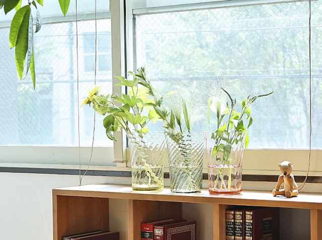 STILLEBEN フラワーベース Concave Vase Swirl 高さ20cm｜北欧