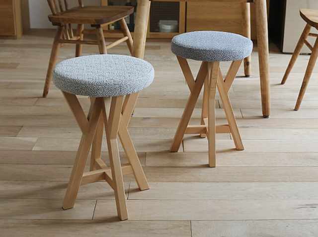 茶色クッションの金属製スツール 広大 