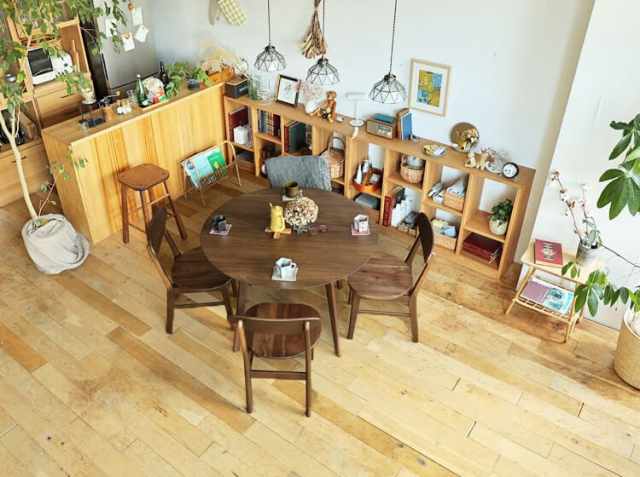 円形ダイニングテーブル Ermok（エルモック）｜北欧・ヴィンテージ