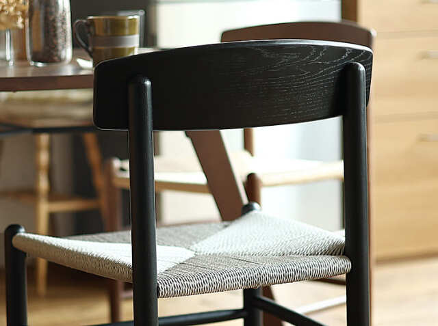 ダイニングチェアー form（フォーム）ブラックタイプ｜北欧