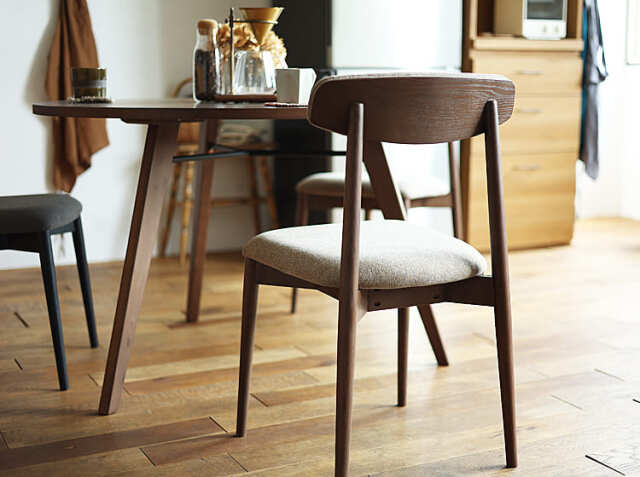 ダイニングチェア form(フォーム) 117 ブラウン｜北欧・ヴィンテージ