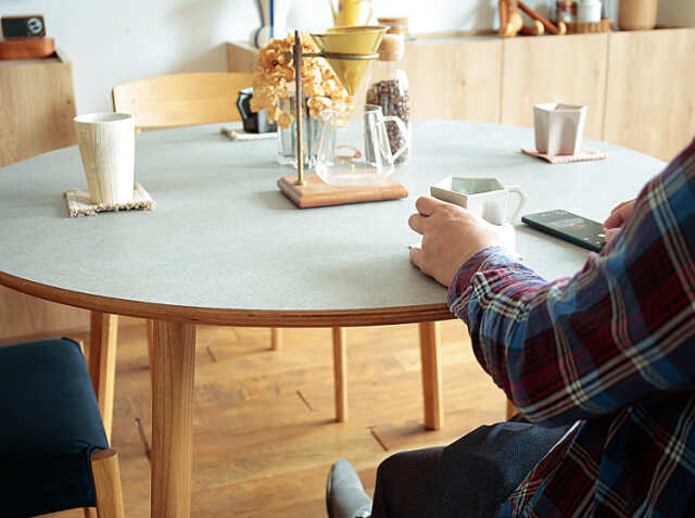 円形ダイニングテーブル form（フォーム）116｜北欧・ヴィンテージ