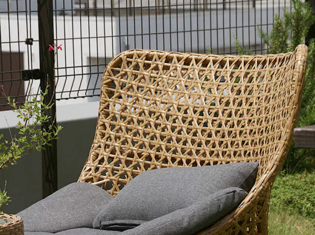 スツール付きパーソナルチェア Rizonea（リゾネア）｜北欧