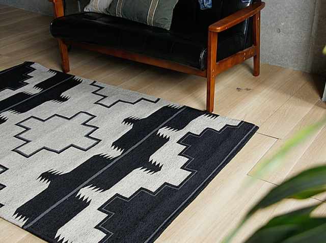 ラグマット NATIVE RUG BLACK｜北欧・ヴィンテージインテリア・家具