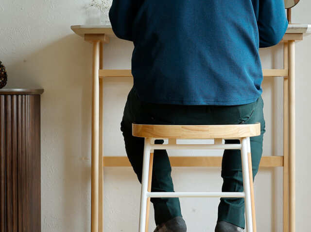 新品！ハイスツール  NovodiA Bar Stool   ブラック 完成品 ハイスツール NovodiA Bar Stool 3色対応の通販情報 - 家具通販