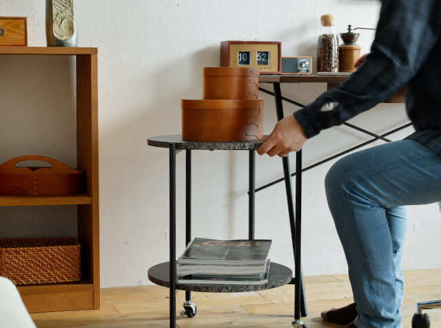 円形サイドテーブル Prots（プロッツ）｜北欧・ヴィンテージインテリア