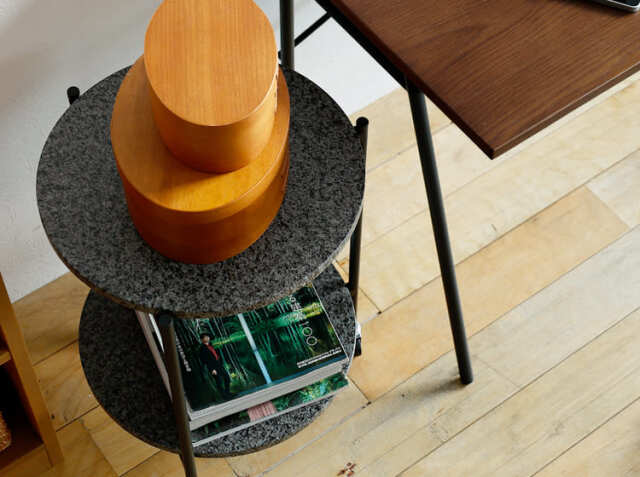 円形サイドテーブル Prots（プロッツ）｜北欧・ヴィンテージインテリア