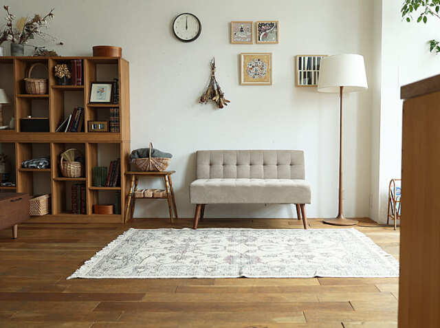 2人掛けソファ　サンドベージュ　硬め 2人掛けソファ サンドベージュ系 幅133×奥行83×高さ87/