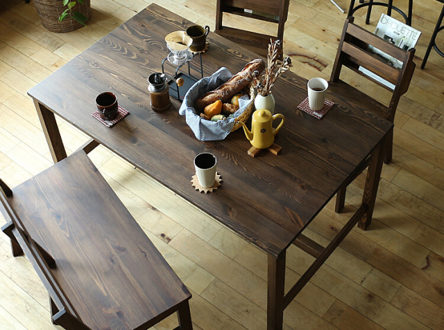 Crate and Barrelダイニングテーブルセット