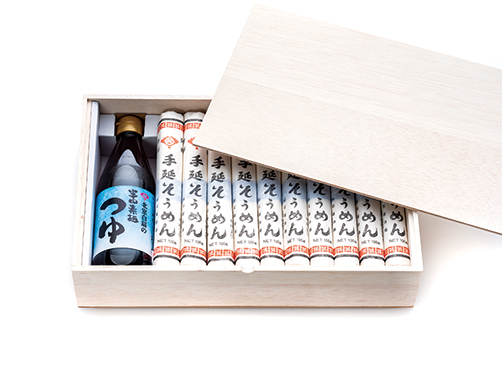 TK27 そうめんとめんつゆセット（木箱入り）　 100ｇ×20束と瓶めんつゆ360ｍｌ入×1本 竹のように太い太口麺