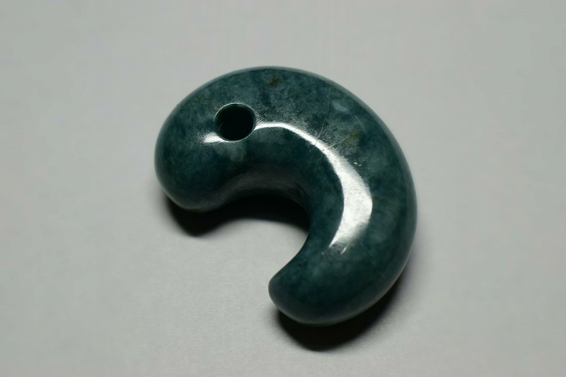 糸魚川産翡翠　勾玉　36mm