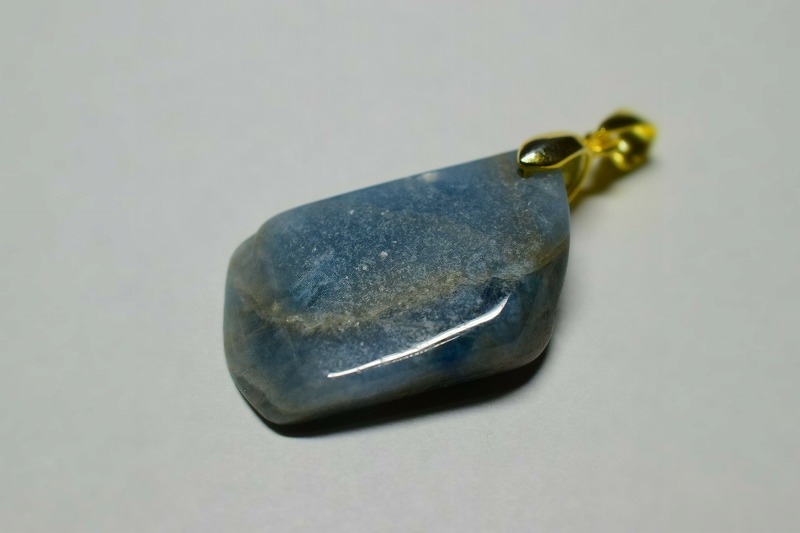 糸魚川産　ペンダントトップ