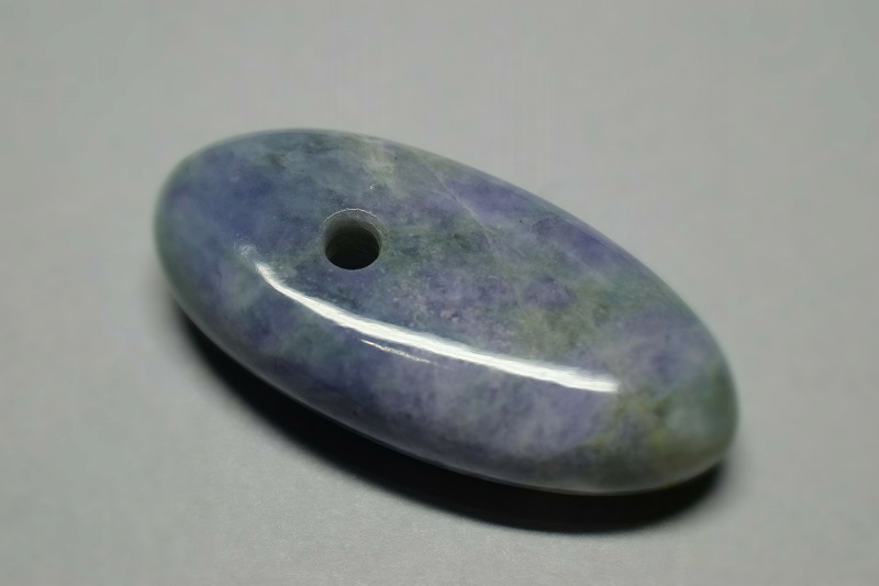 糸魚川産翡翠　大珠　37mm