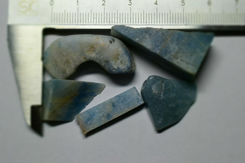 糸魚川産　翡翠原石
