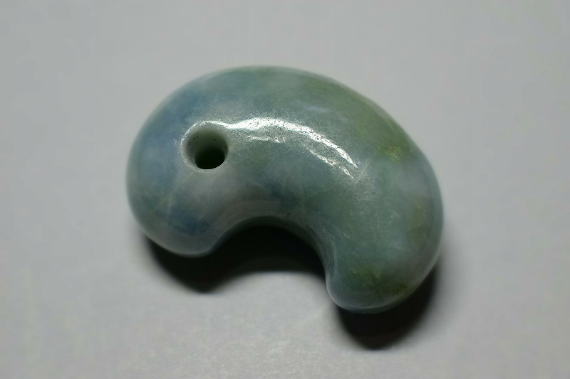 糸魚川産翡翠　勾玉　33mm