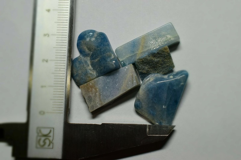 糸魚川産　翡翠原石