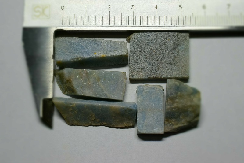 糸魚川産　翡翠原石